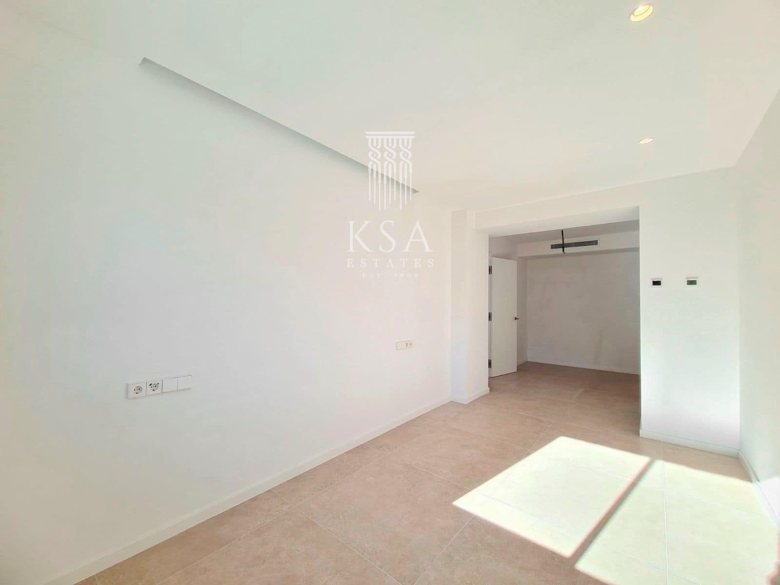 6 bedroom Villa for sale in Santa Ponsa with pool garage - € 4,495,000 (Ref: 8008794)