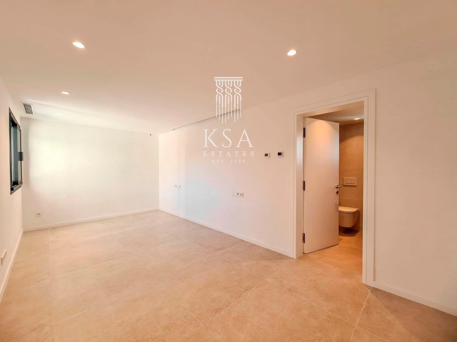 6 bedroom Villa for sale in Santa Ponsa with pool garage - € 4,495,000 (Ref: 8008794)