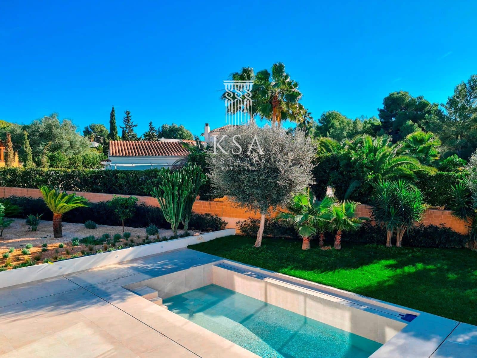 6 bedroom Villa for sale in Santa Ponsa with pool garage - € 4,495,000 (Ref: 8008794)