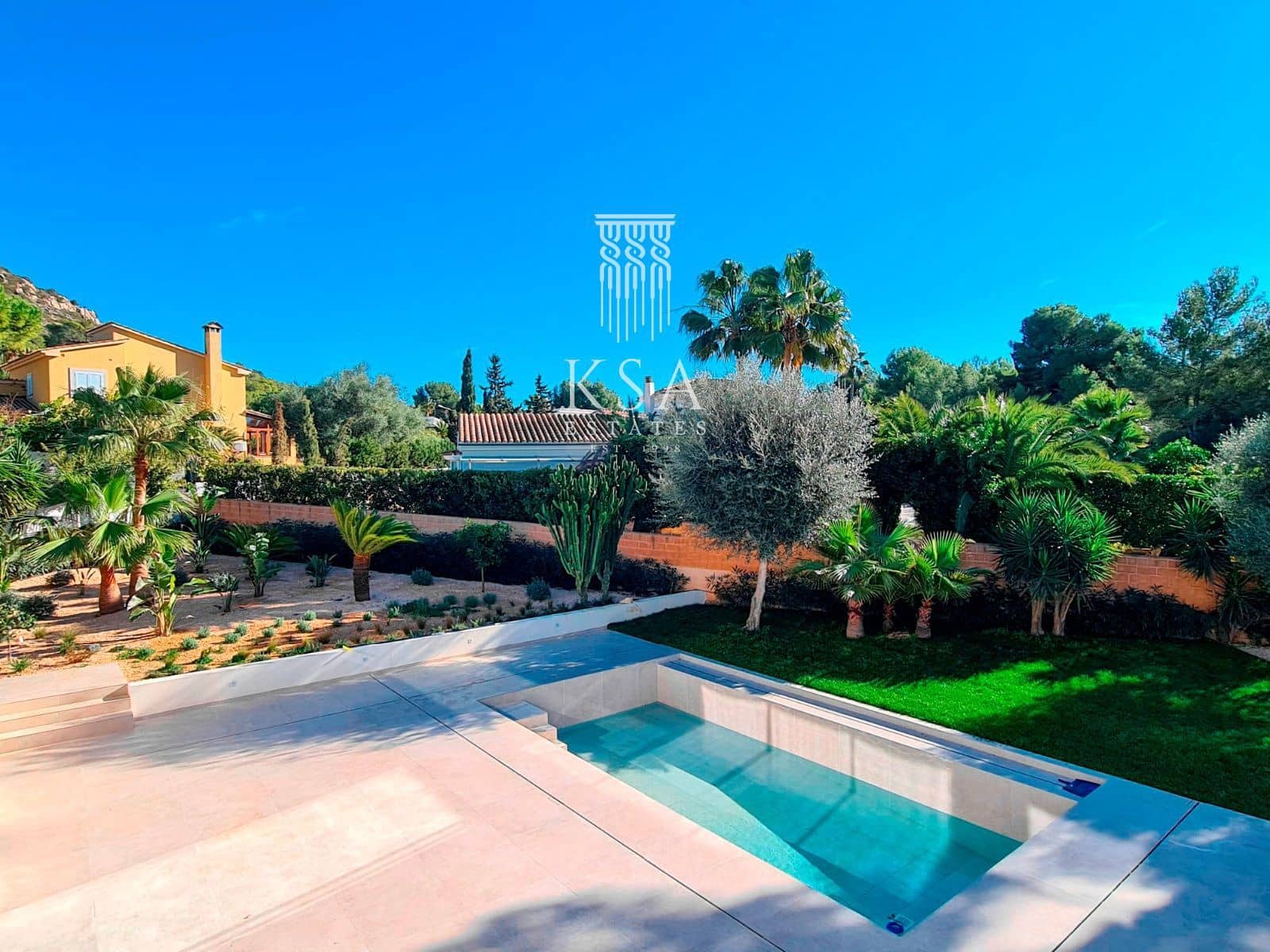 6 bedroom Villa for sale in Santa Ponsa with pool garage - € 4,495,000 (Ref: 8008794)