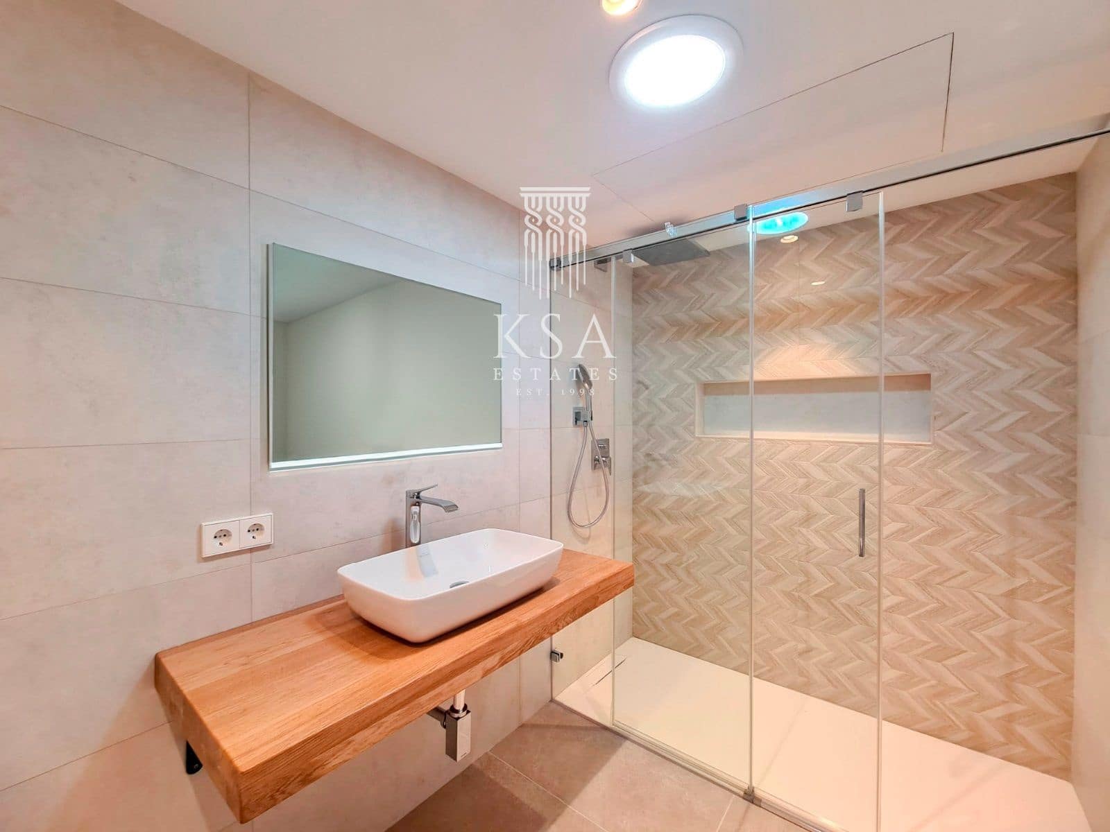 6 bedroom Villa for sale in Santa Ponsa with pool garage - € 4,495,000 (Ref: 8008794)