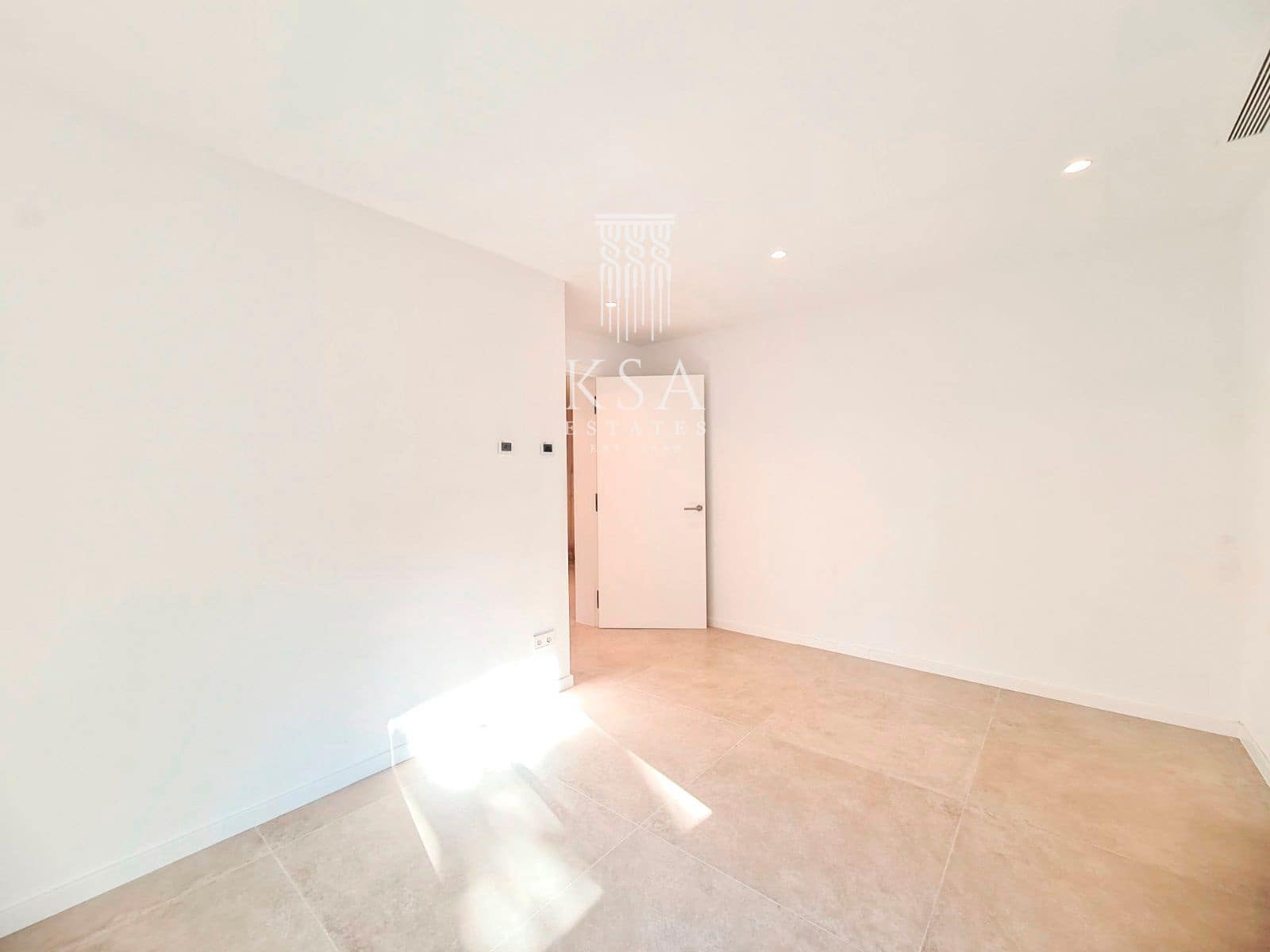 6 bedroom Villa for sale in Santa Ponsa with pool garage - € 4,495,000 (Ref: 8008794)