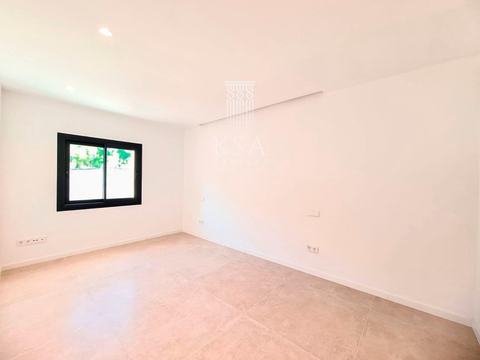 6 bedroom Villa for sale in Santa Ponsa with pool garage - € 4,495,000 (Ref: 8008794)