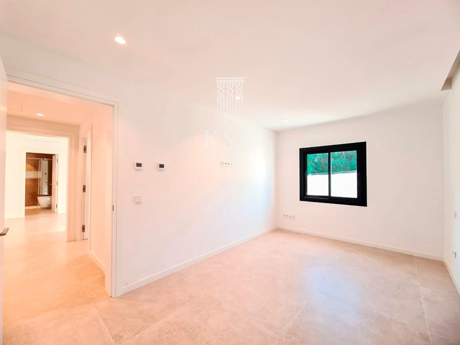 6 bedroom Villa for sale in Santa Ponsa with pool garage - € 4,495,000 (Ref: 8008794)