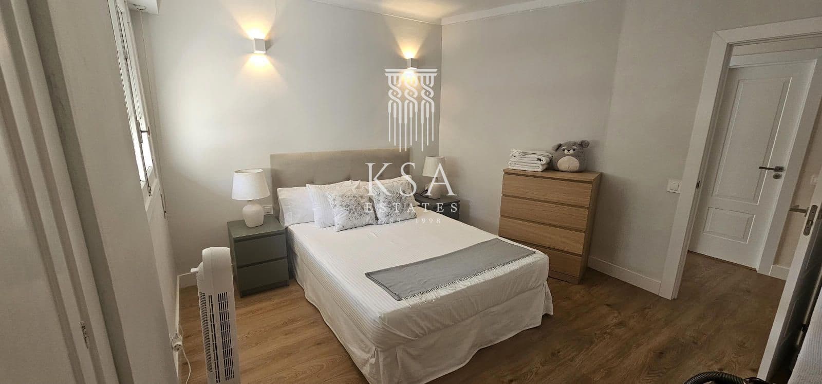 2 soverom Leilighet til leie i Illetas med svømmebasseng - € 1 800 (Ref: 8010556)