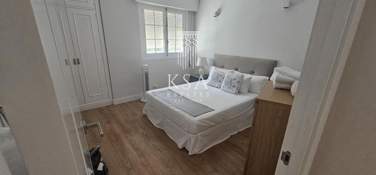 2 soverom Leilighet til leie i Illetas med svømmebasseng - € 1 800 (Ref: 8010556)