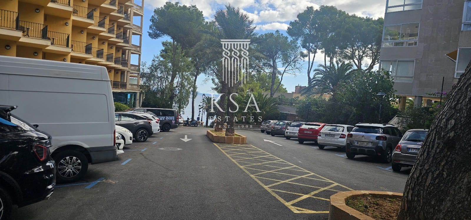 2 soverom Leilighet til leie i Illetas med svømmebasseng - € 1 800 (Ref: 8010556)