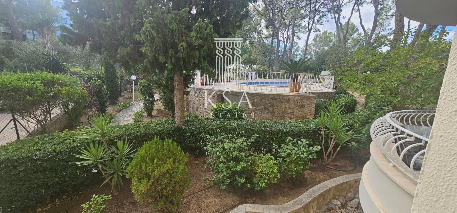 2 soverom Leilighet til leie i Illetas med svømmebasseng - € 1 800 (Ref: 8010556)