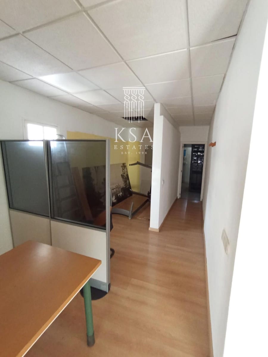 Kommersiell til leie i Cas Catala - € 3 200 (Ref: 8873285)