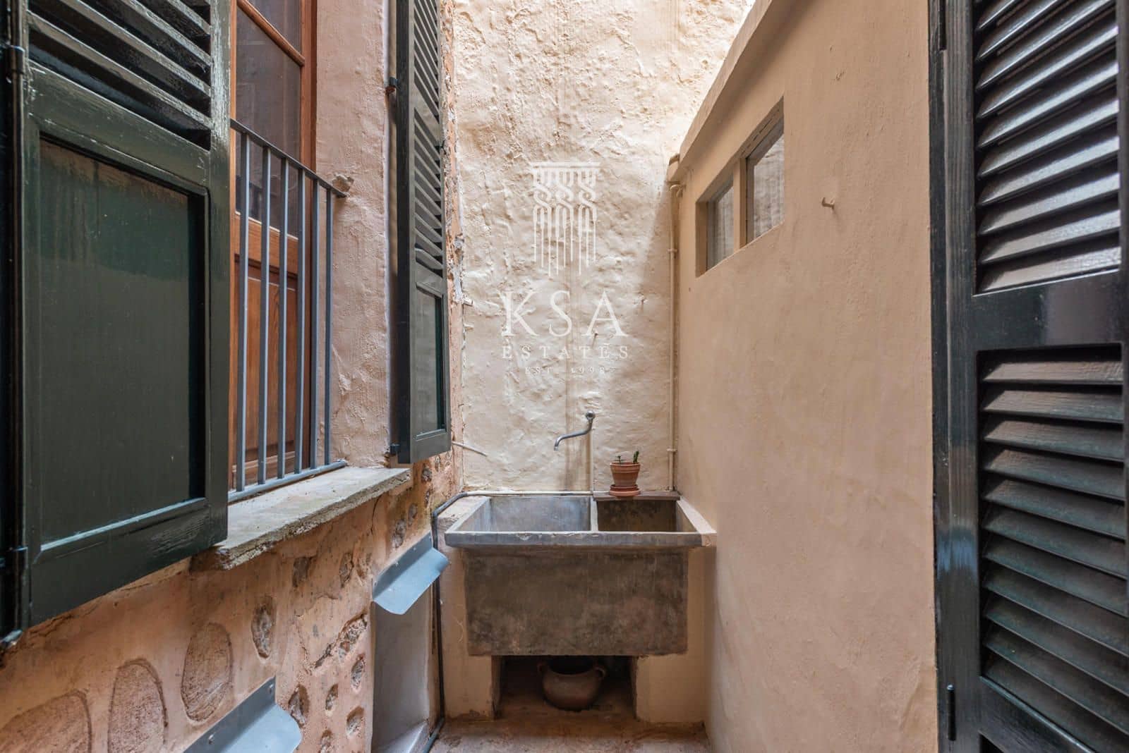 Villa til salgs i Fornalutx - € 615 000 (Ref: 9084242)