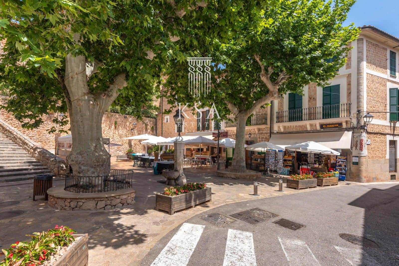 Villa til salgs i Fornalutx - € 615 000 (Ref: 9084242)