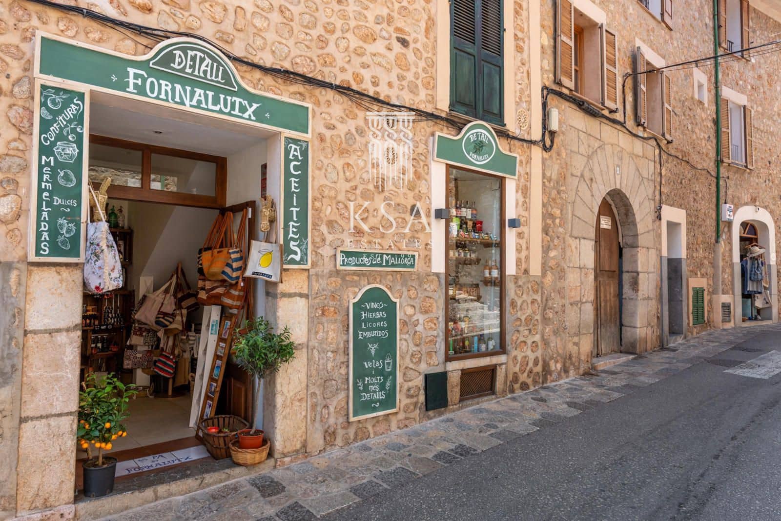 Villa til salgs i Fornalutx - € 615 000 (Ref: 9084242)