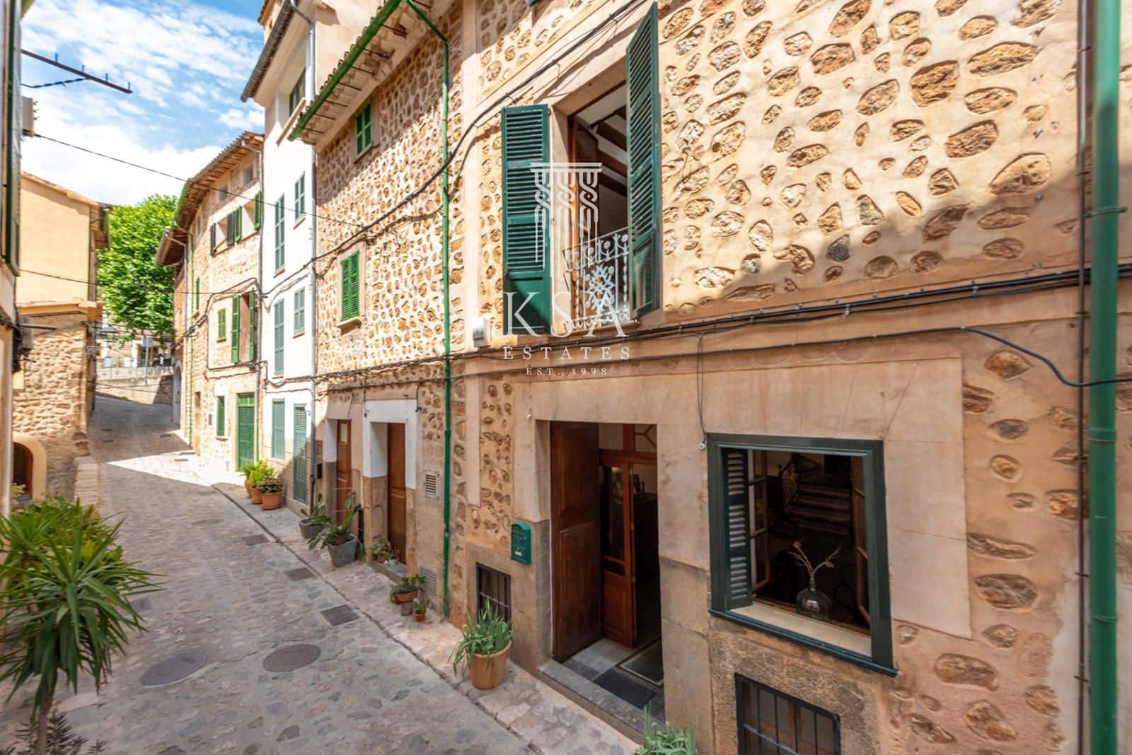 Villa til salgs i Fornalutx - € 615 000 (Ref: 9084242)