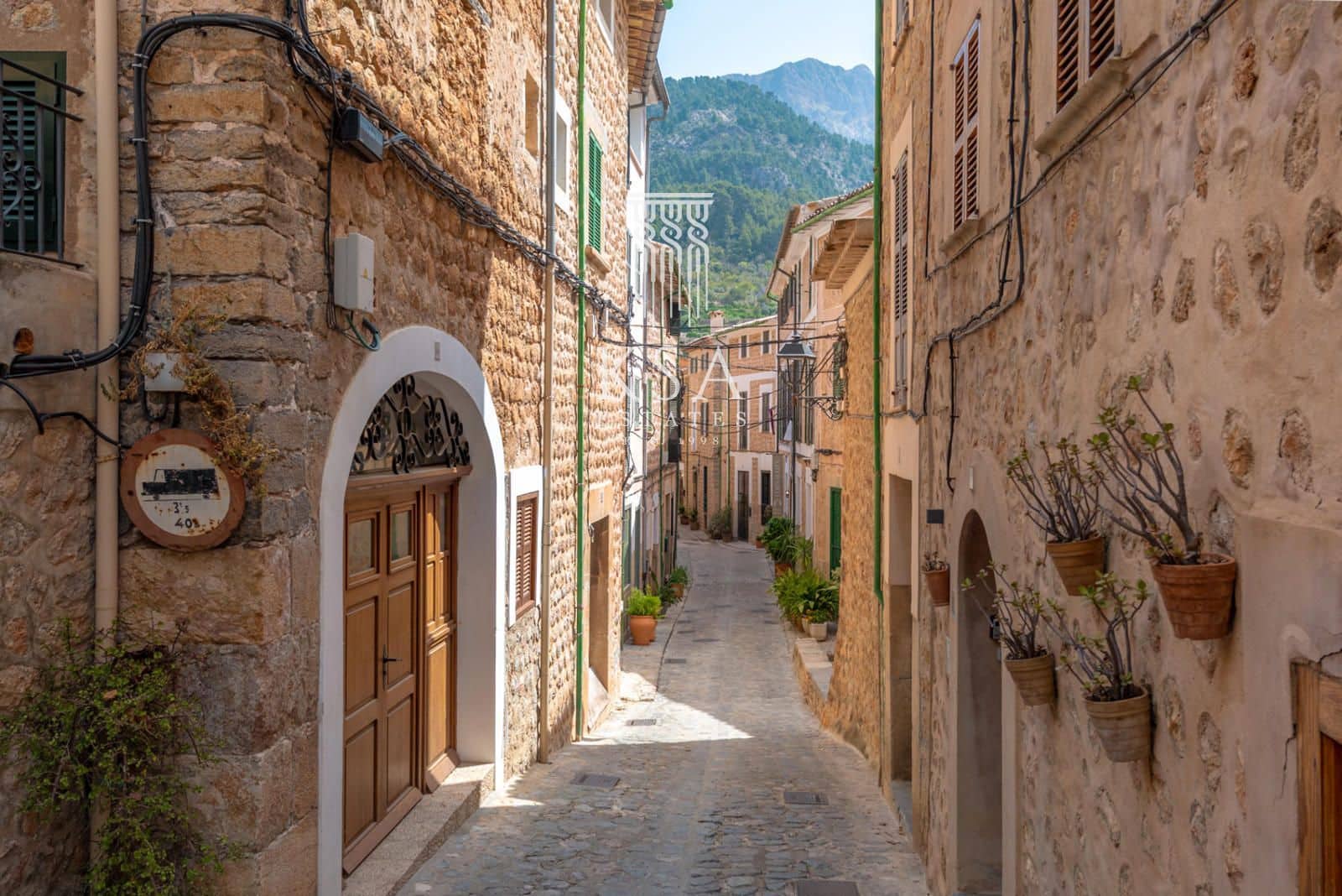 Villa til salgs i Fornalutx - € 615 000 (Ref: 9084242)