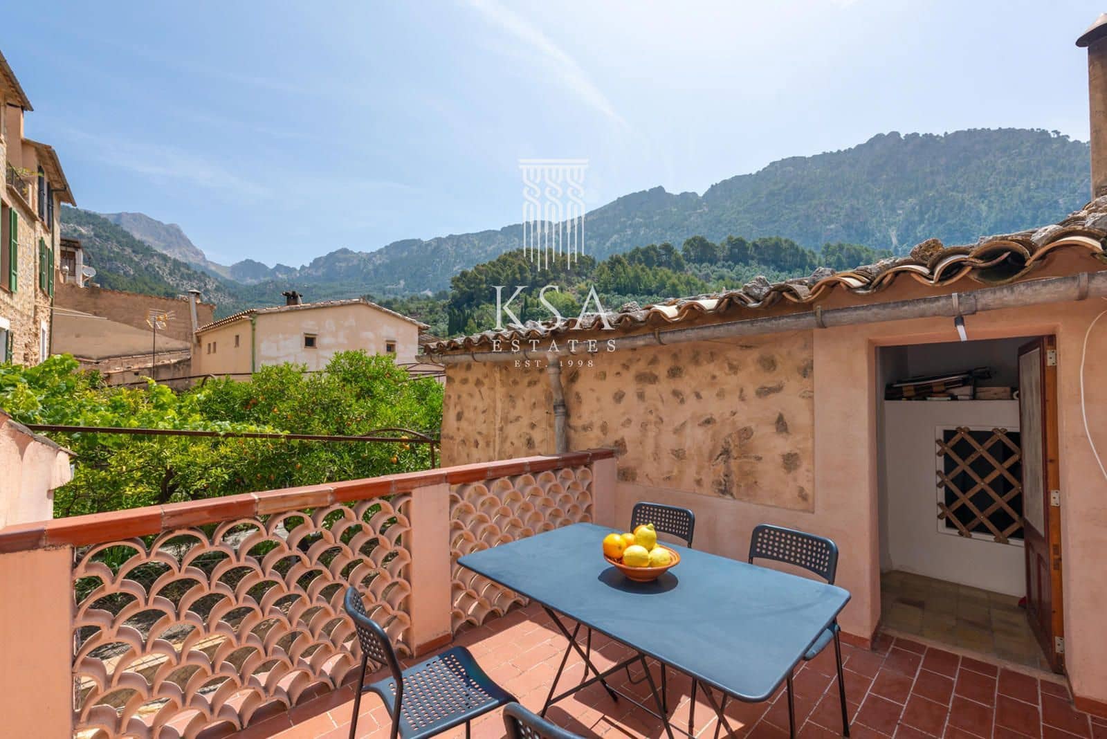 Villa til salgs i Fornalutx - € 615 000 (Ref: 9084242)