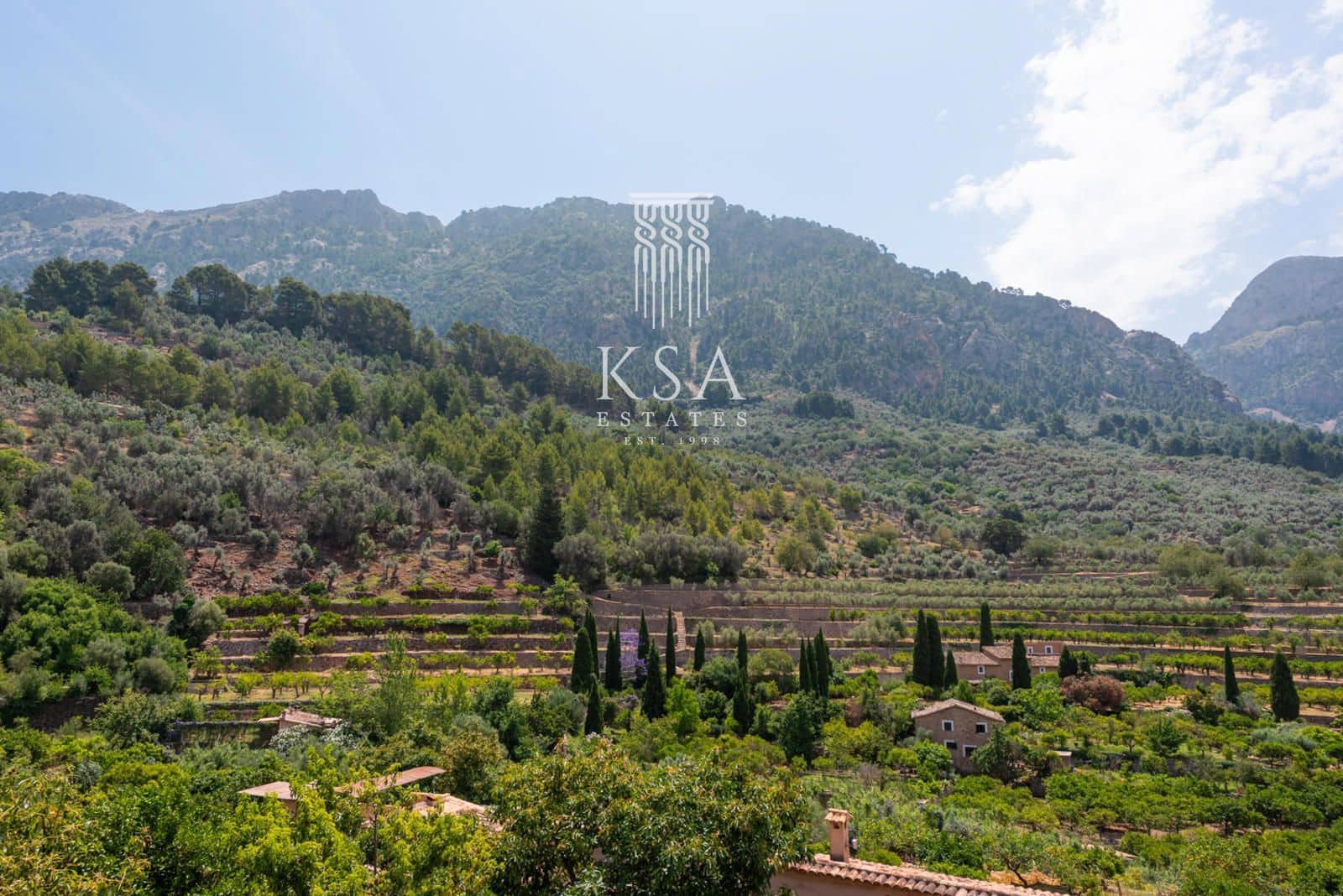 Villa til salgs i Fornalutx - € 615 000 (Ref: 9084242)