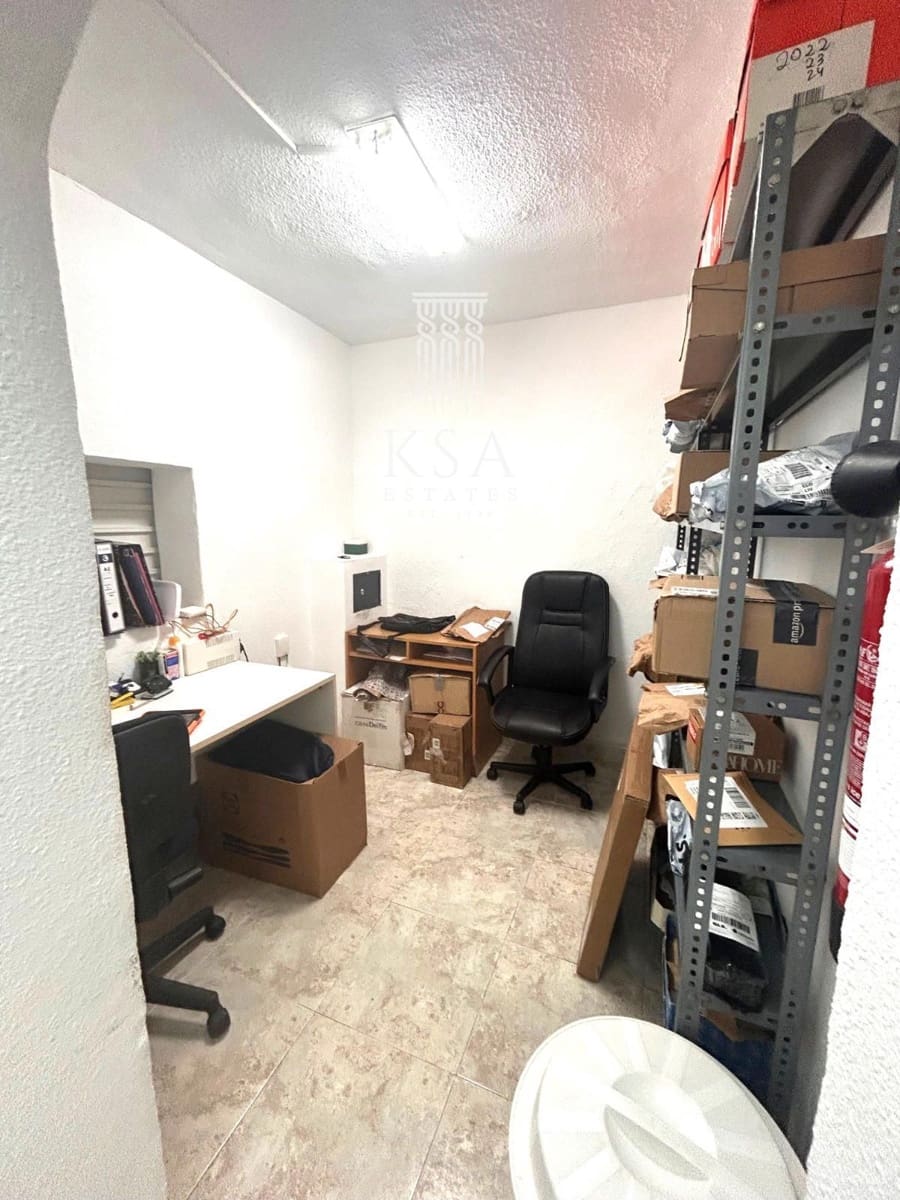 Commercial for sale in Palma de Mallorca - € 350,000 (Ref: 9146624)