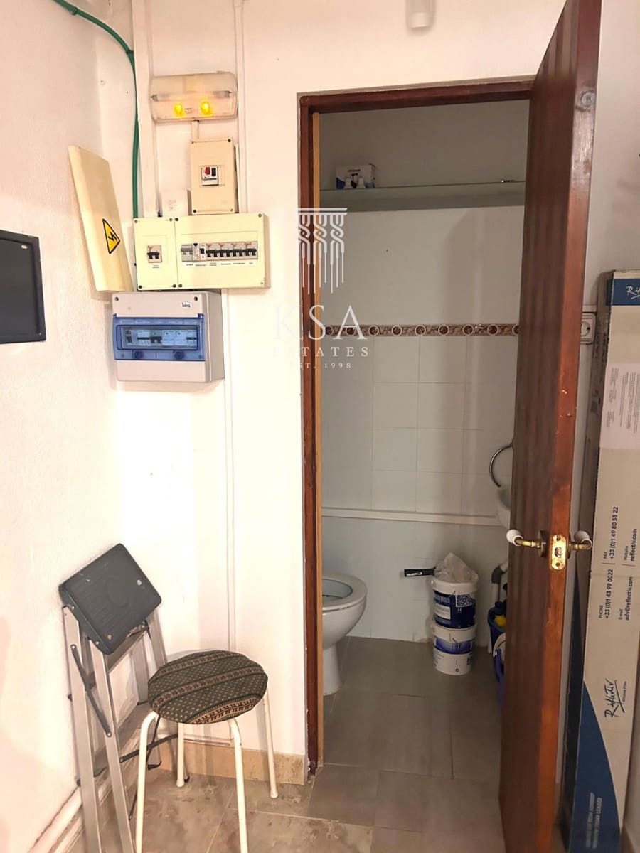 Commercial for sale in Palma de Mallorca - € 350,000 (Ref: 9146624)