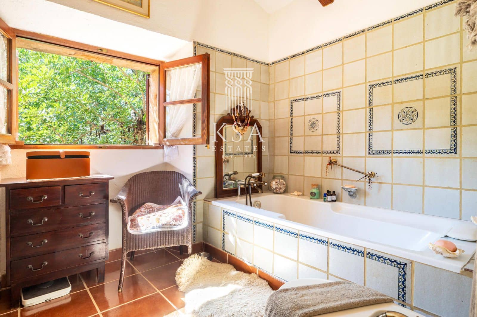 6 makuuhuone Maalaistalo myytävänä paikassa Algaida mukana uima-altaan 
autotalli - 2 750 000 € (Ref: 9230176)