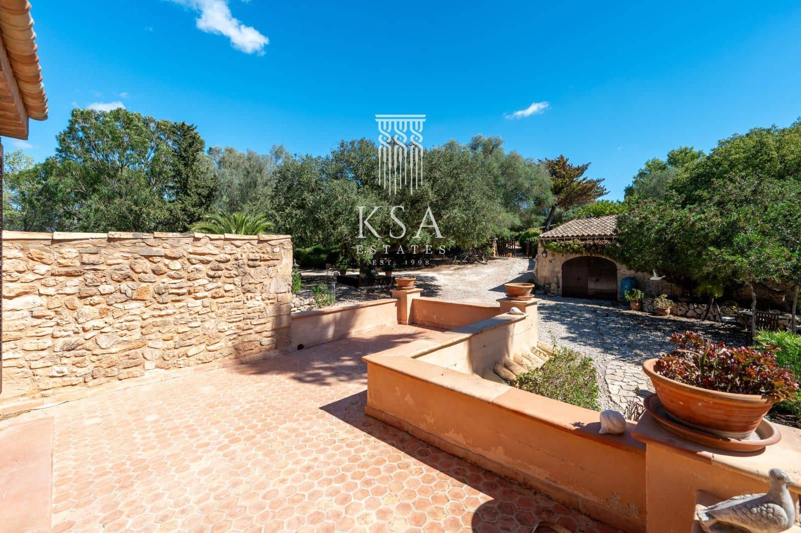 6 makuuhuone Maalaistalo myytävänä paikassa Algaida mukana uima-altaan 
autotalli - 2 750 000 € (Ref: 9230176)