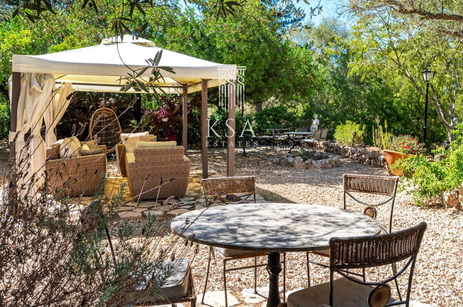 6 makuuhuone Maalaistalo myytävänä paikassa Algaida mukana uima-altaan 
autotalli - 2 750 000 € (Ref: 9230176)