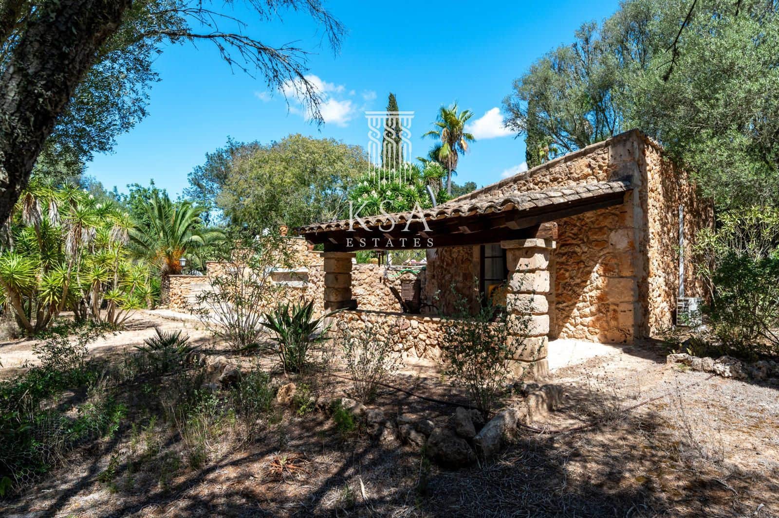 6 makuuhuone Maalaistalo myytävänä paikassa Algaida mukana uima-altaan 
autotalli - 2 750 000 € (Ref: 9230176)