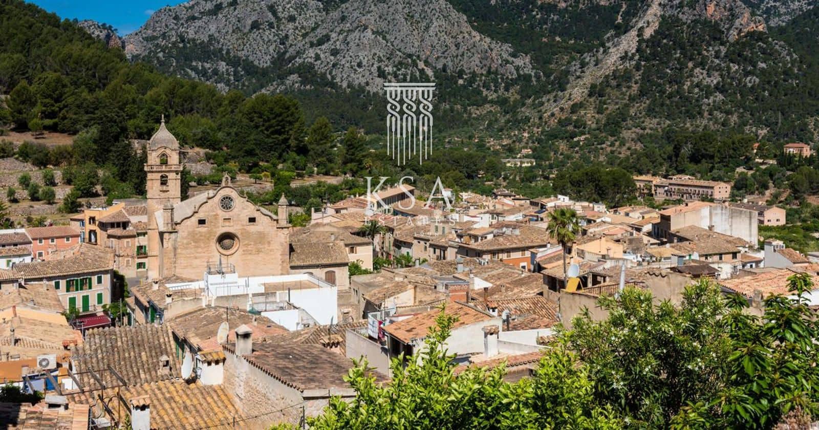 4 soveværelse Byhus til salg i Bunyola med swimmingpool garage - € 6.950.000 (Ref: 9340124)