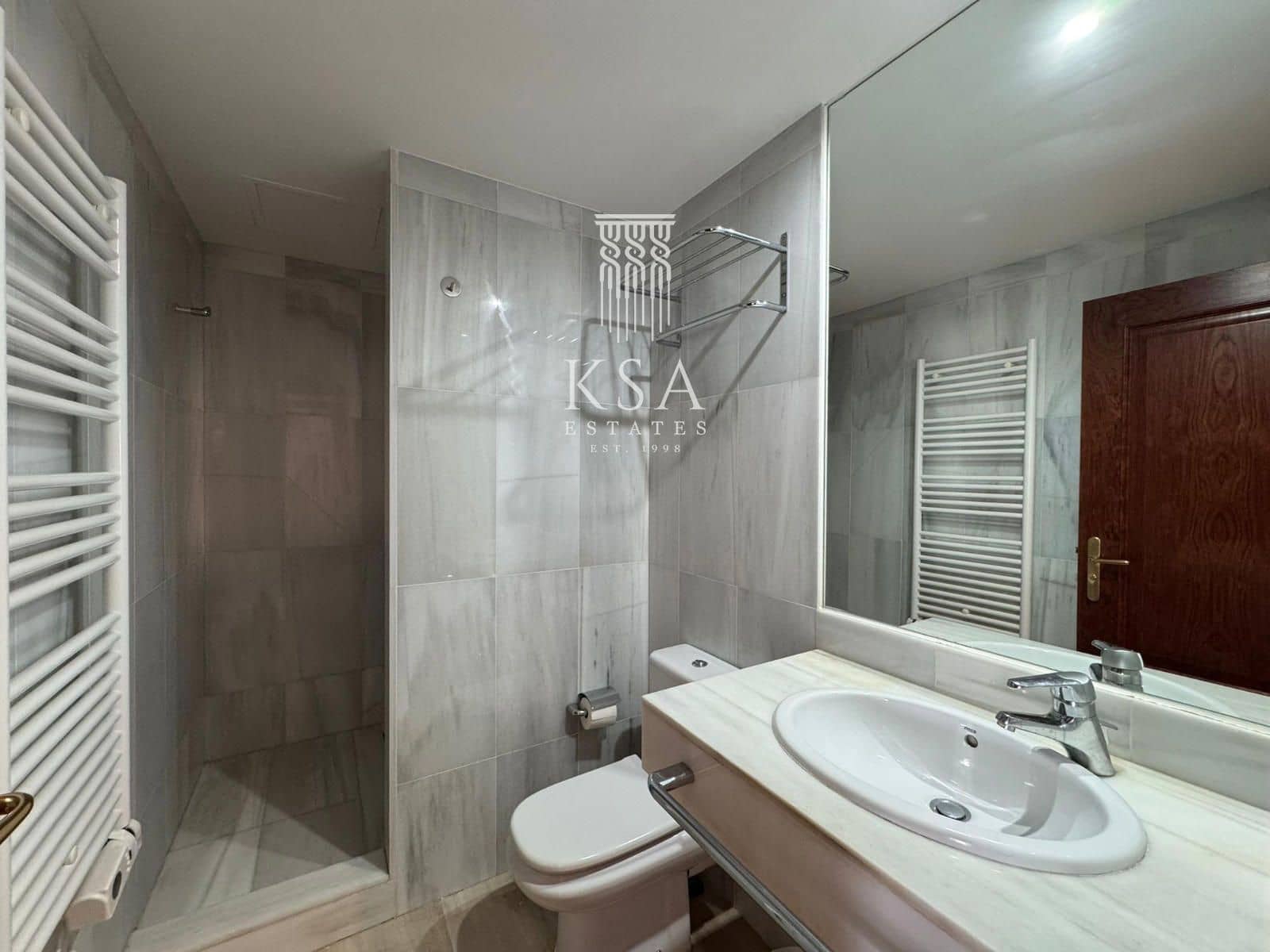 2 bedroom Flat for sale in Bendinat with pool garage - € 900,000 (Ref: 9386036)