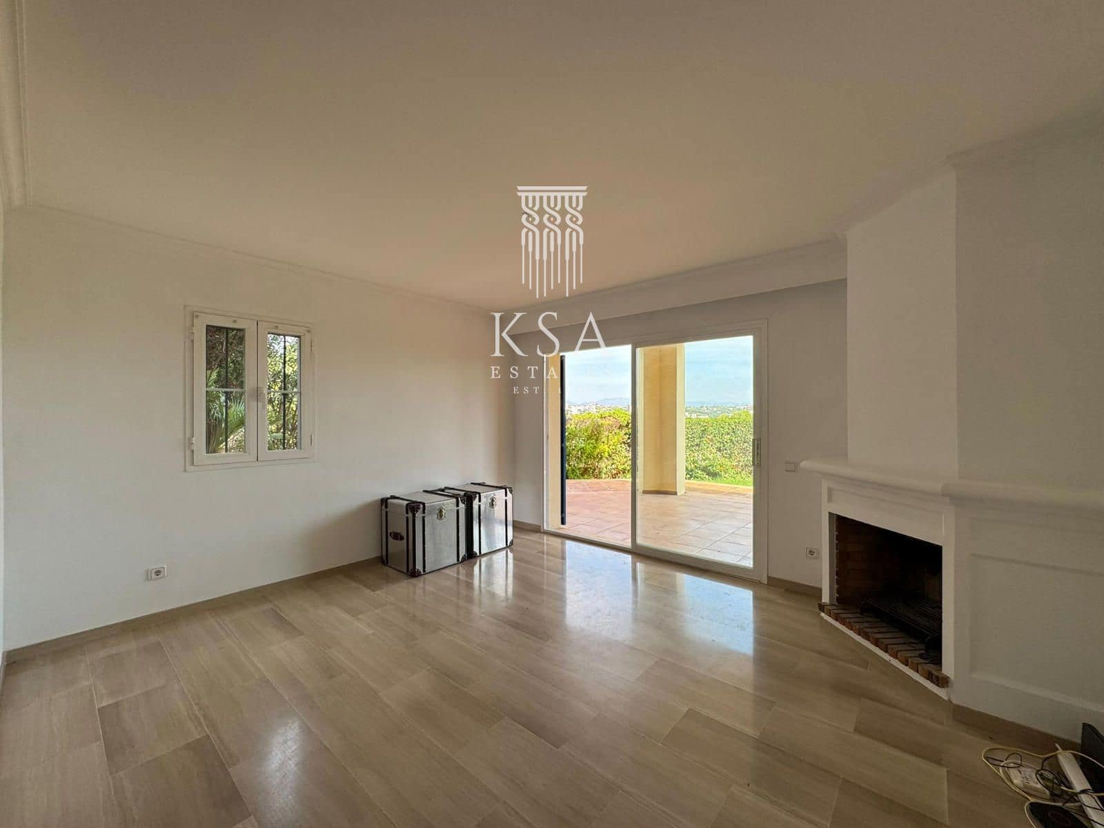 2 bedroom Flat for sale in Bendinat with pool garage - € 900,000 (Ref: 9386036)