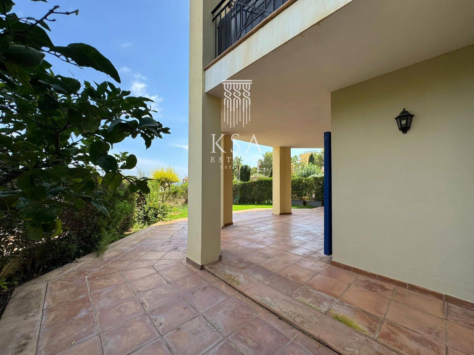 2 bedroom Flat for sale in Bendinat with pool garage - € 900,000 (Ref: 9386036)