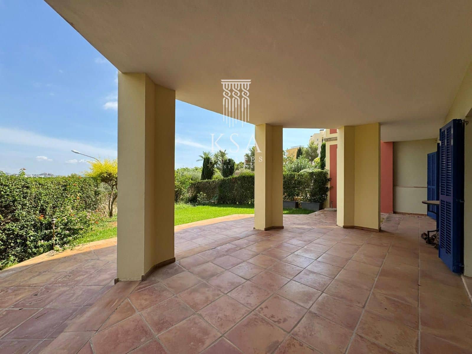 2 bedroom Flat for sale in Bendinat with pool garage - € 900,000 (Ref: 9386036)