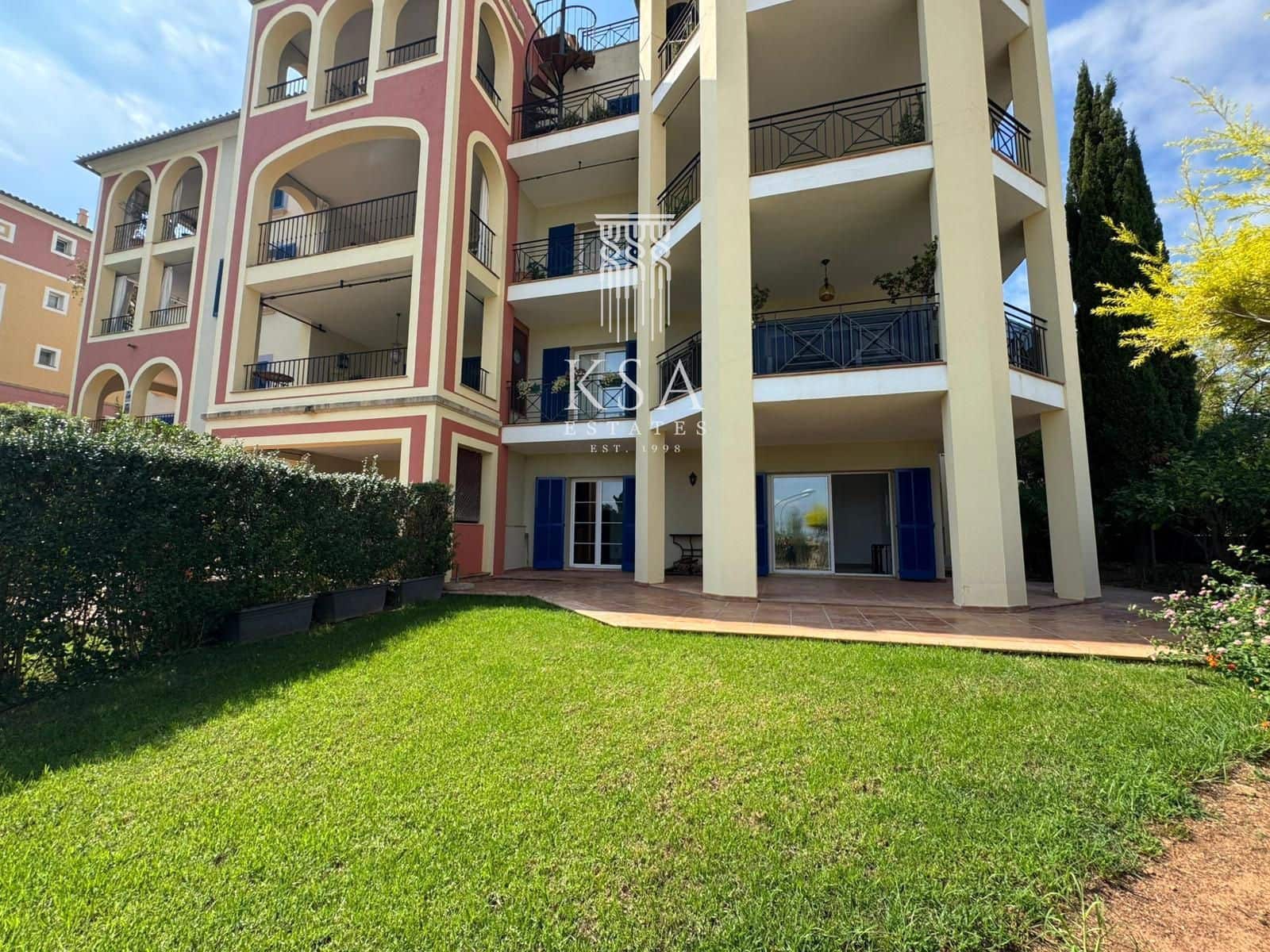 2 bedroom Flat for sale in Bendinat with pool garage - € 900,000 (Ref: 9386036)