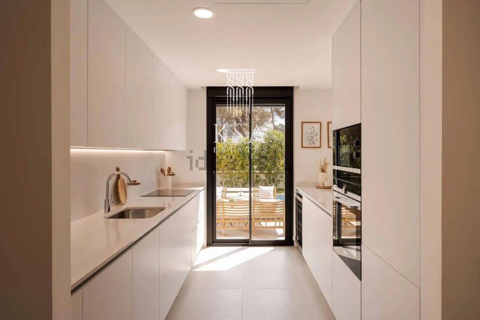 4 bedroom Villa for sale in Llucmajor with pool garage - € 850,000 (Ref: 9399995)