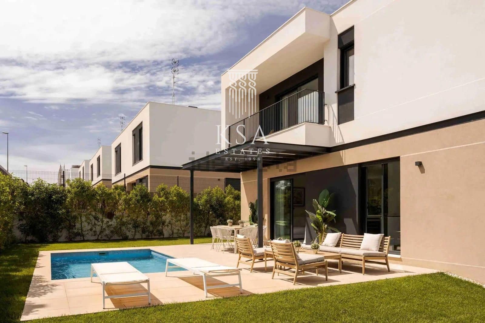 4 bedroom Villa for sale in Llucmajor with pool garage - € 850,000 (Ref: 9399995)