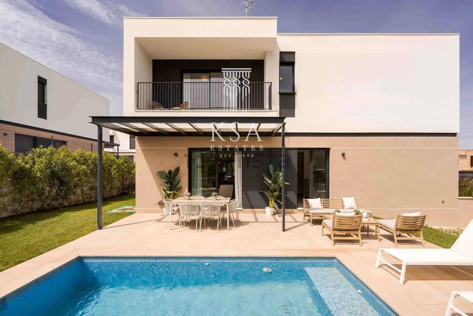 4 bedroom Villa for sale in Llucmajor with pool garage - € 850,000 (Ref: 9399995)