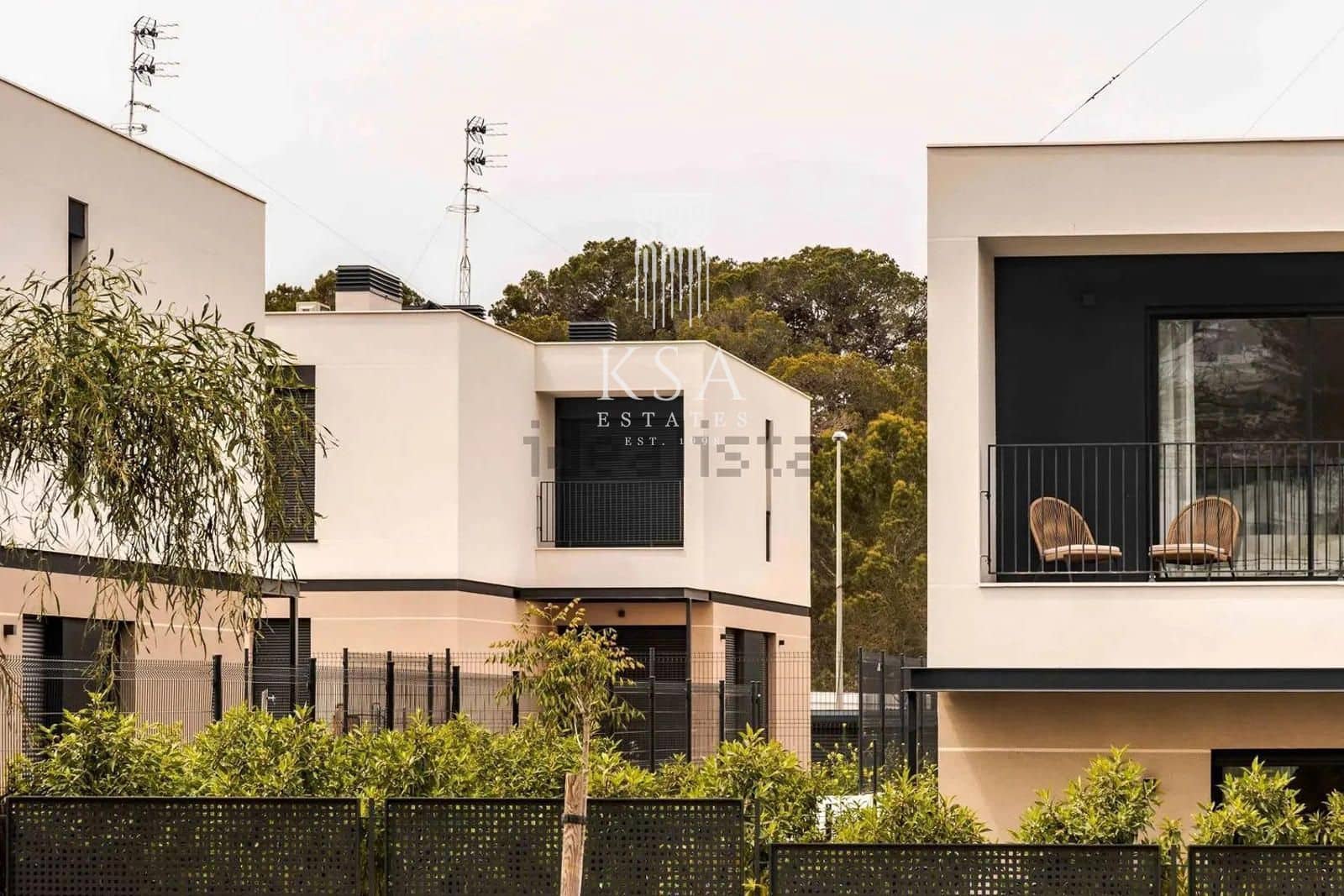 4 bedroom Villa for sale in Llucmajor with pool garage - € 850,000 (Ref: 9399995)