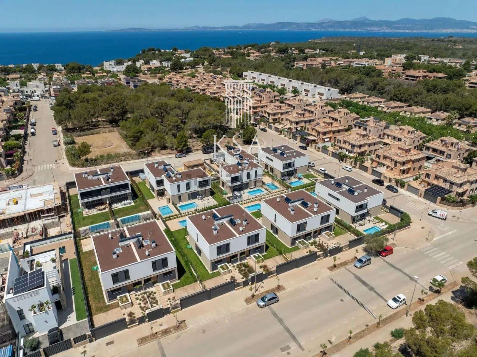 4 bedroom Villa for sale in Llucmajor with pool garage - € 850,000 (Ref: 9399995)