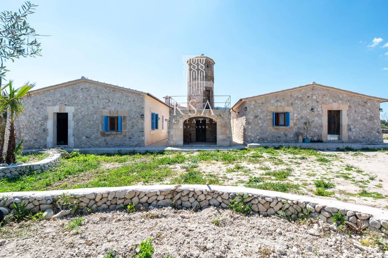 12 bedroom Finca/Country House for sale in Montuiri with pool garage - € 7,000,000 (Ref: 9503492)