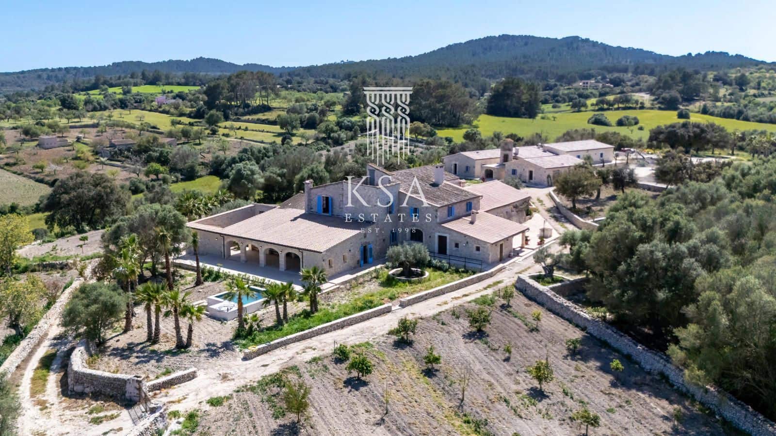 12 bedroom Finca/Country House for sale in Montuiri with pool garage - € 7,000,000 (Ref: 9503492)