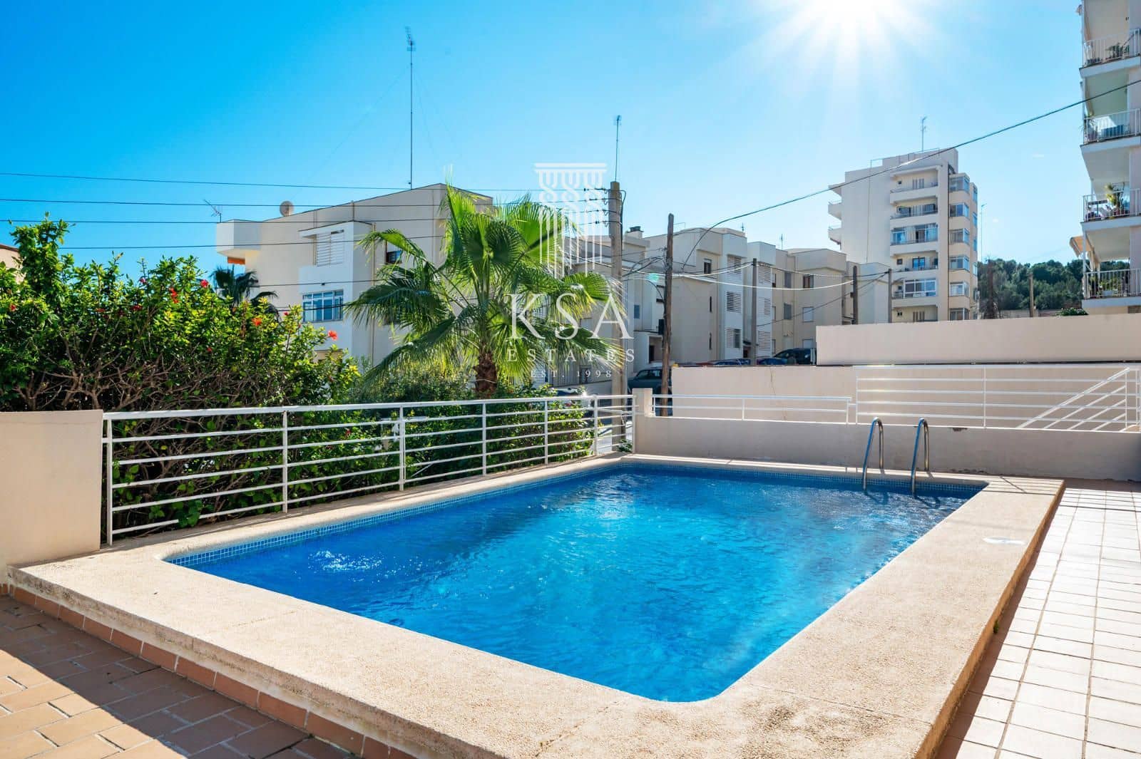 2 bedroom Flat for sale in Palma de Mallorca with pool - € 359,000 (Ref: 9622993)