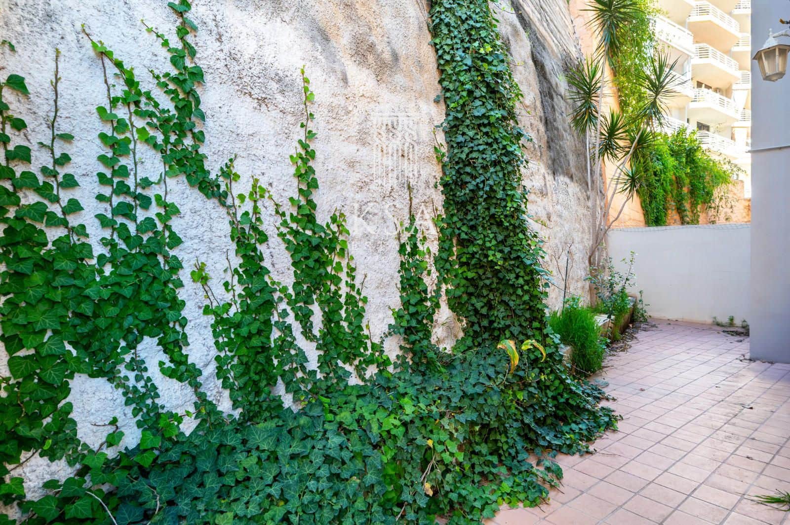 2 bedroom Flat for sale in Palma de Mallorca with pool - € 359,000 (Ref: 9622993)