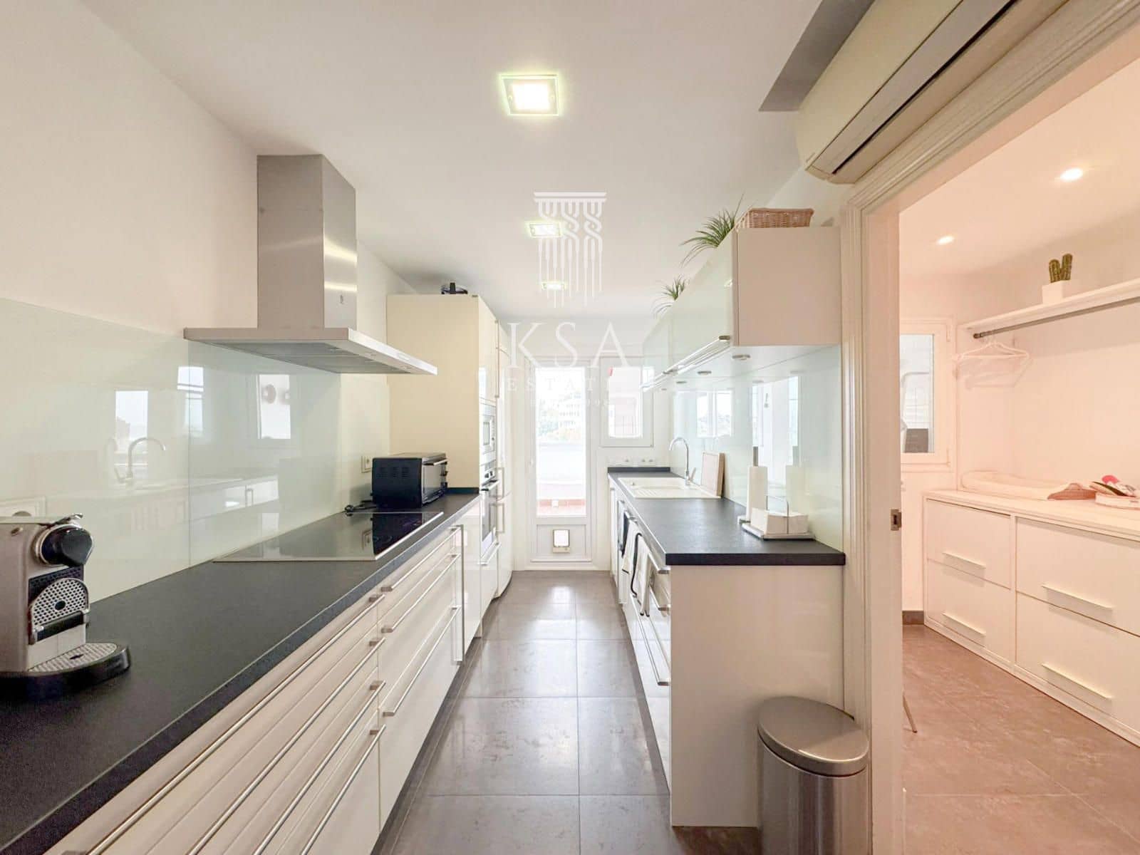 4 makuuhuone Asunto myytävänä paikassa Cas Catala mukana uima-altaan 
autotalli - 1 400 000 € (Ref: 9622994)