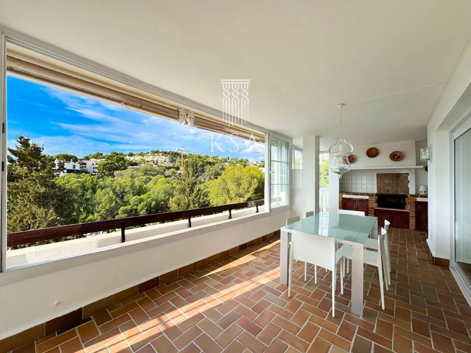 4 makuuhuone Asunto myytävänä paikassa Cas Catala mukana uima-altaan 
autotalli - 1 400 000 € (Ref: 9622994)