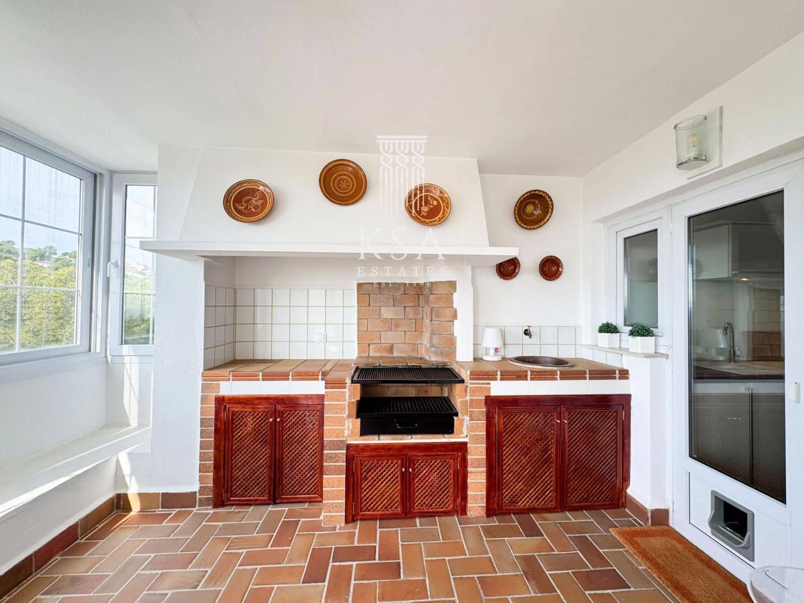 4 makuuhuone Asunto myytävänä paikassa Cas Catala mukana uima-altaan 
autotalli - 1 400 000 € (Ref: 9622994)