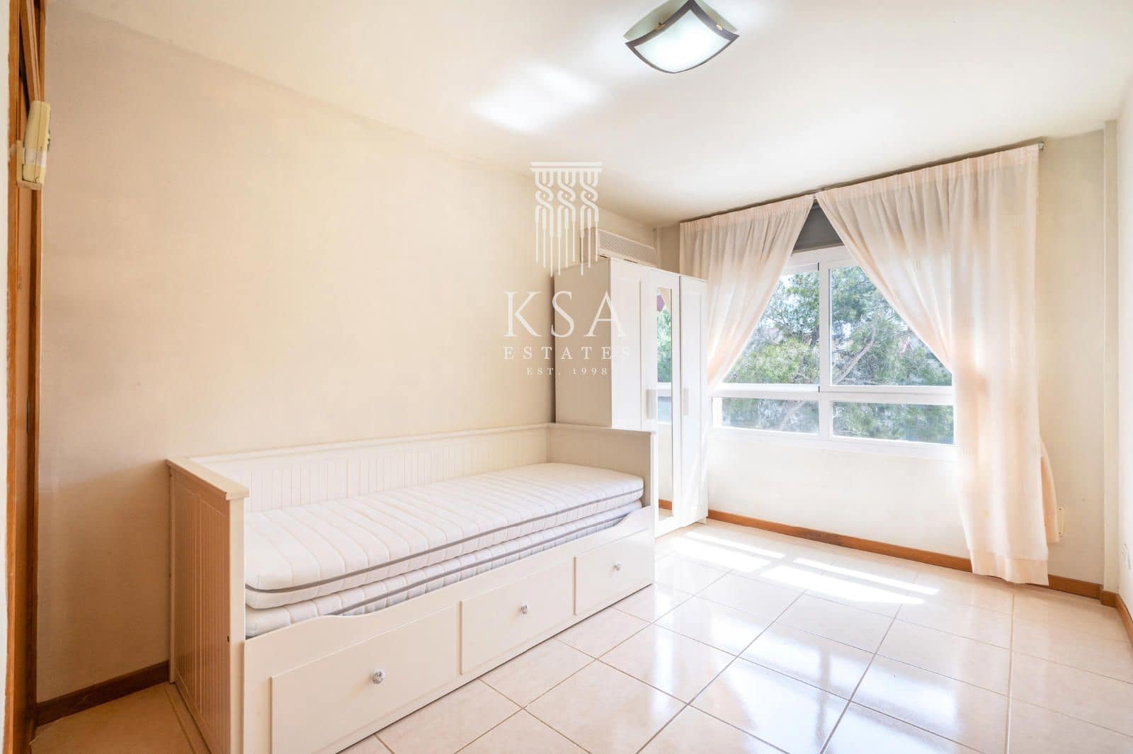 2 soverom Leilighet til leie i Illetas med garasje - € 1 800 (Ref: 9805864)