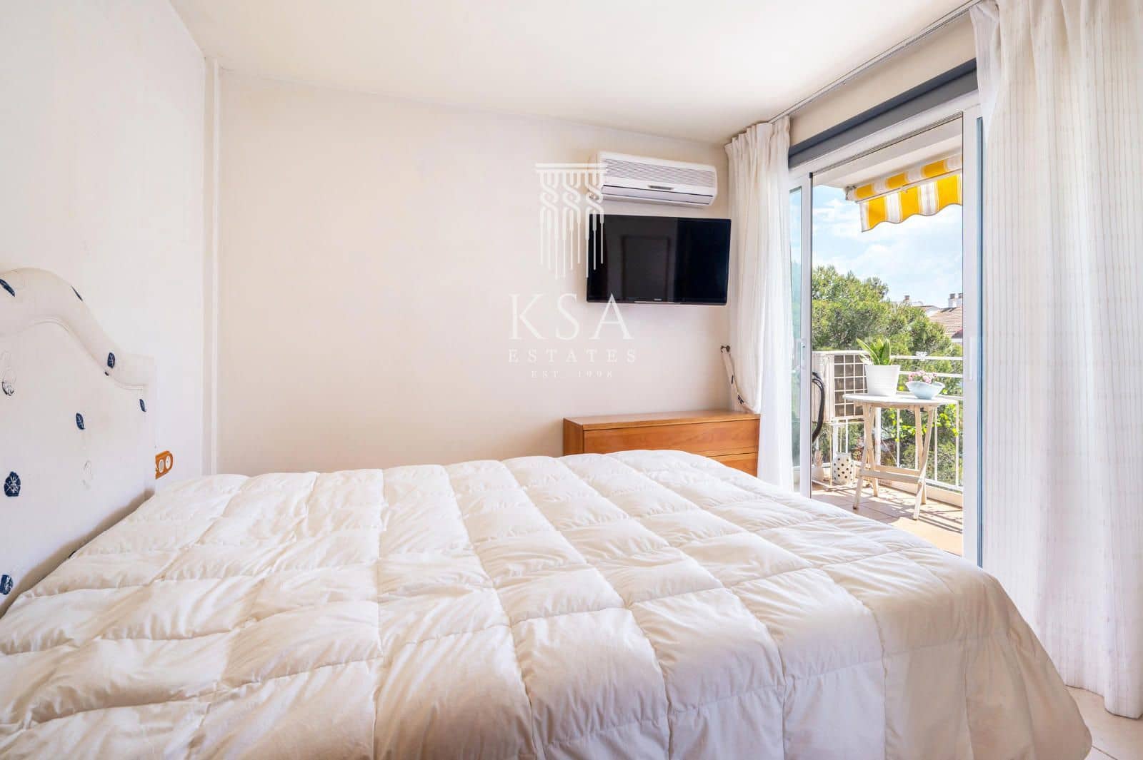 2 soverom Leilighet til leie i Illetas med garasje - € 1 800 (Ref: 9805864)