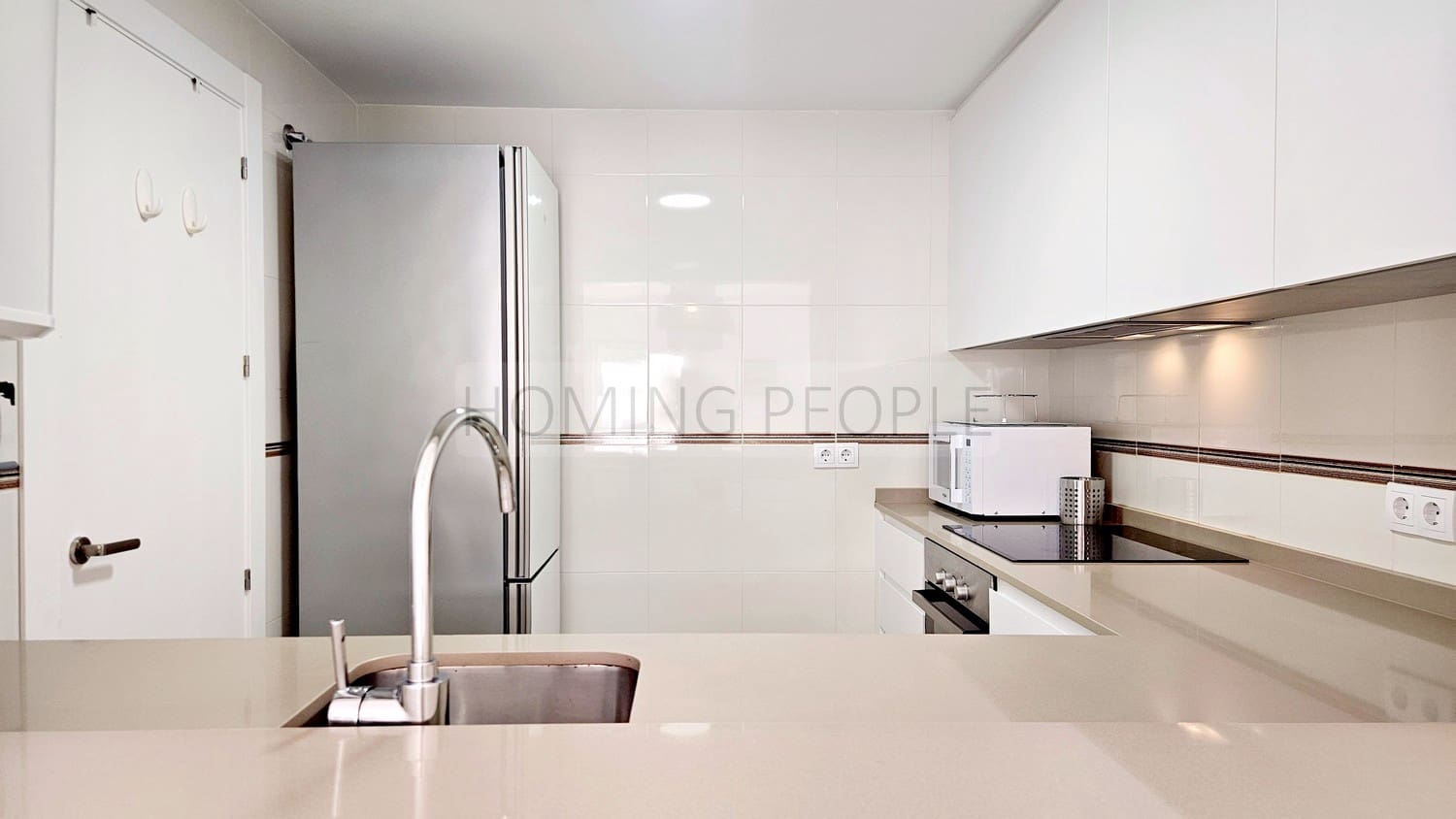 3 Zimmer Wohnung zu vermieten in La Herradura mit Garage - 1.300 € (Ref: 10075385)
