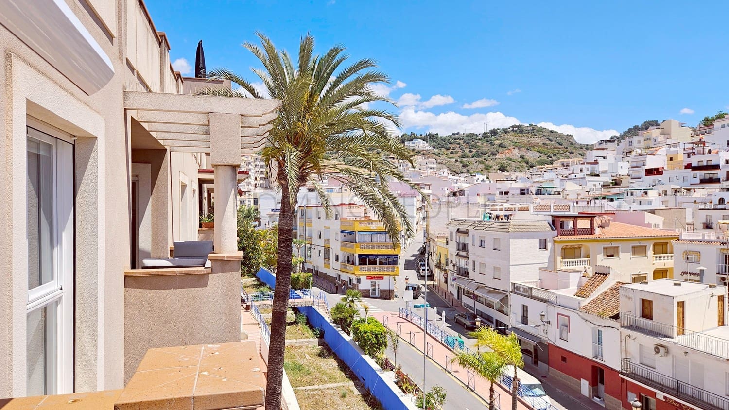 3 Zimmer Wohnung zu vermieten in La Herradura mit Garage - 1.300 € (Ref: 10075385)