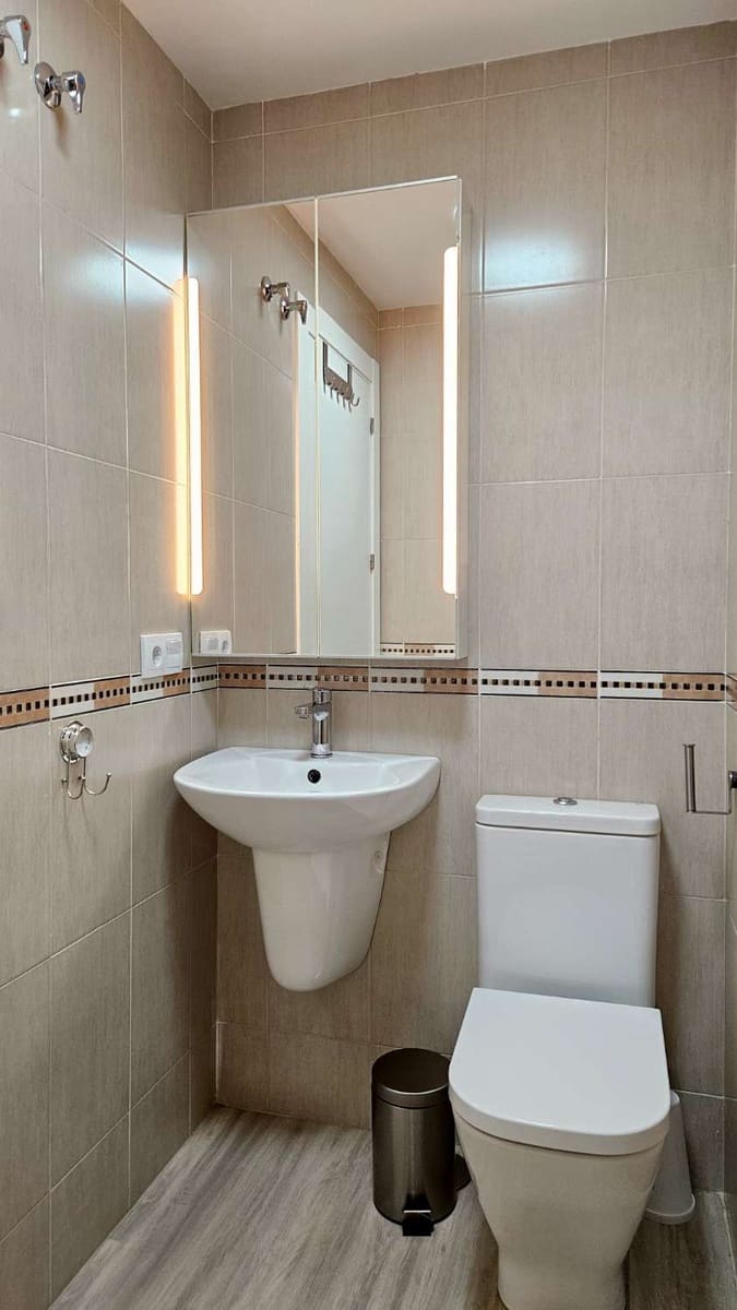 3 slaapkamer Flat te huur in La Herradura met garage - € 1.300 (Ref: 10088940)