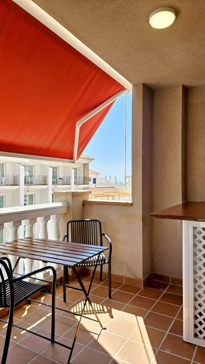 3 slaapkamer Flat te huur in La Herradura met garage - € 1.300 (Ref: 10088940)
